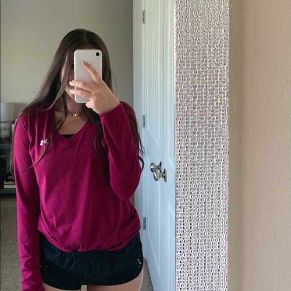 Tops - UnderArmour Long Sleeve (M)
